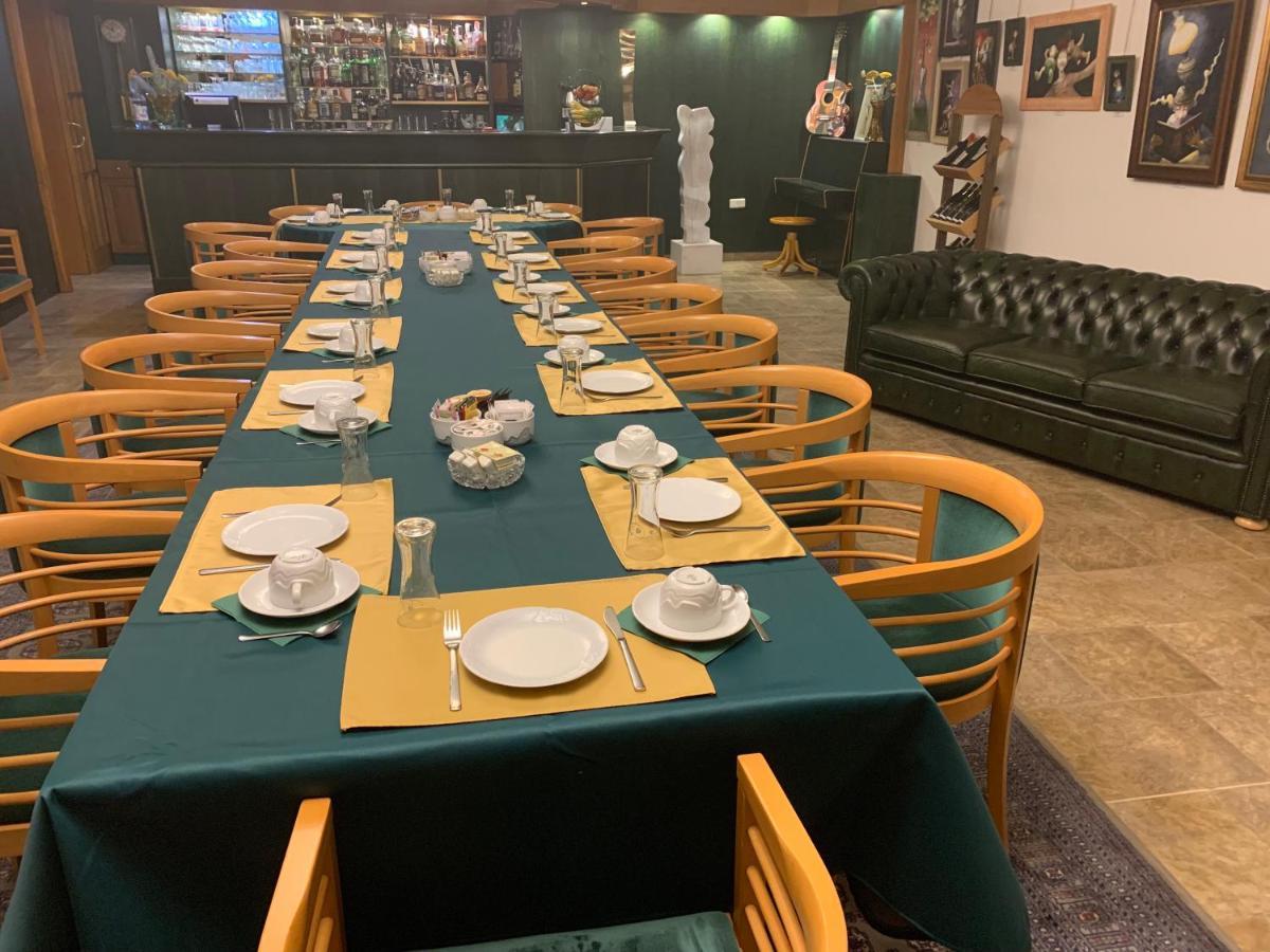 Antik Hotel Sofia Litomyšl Eksteriør bilde